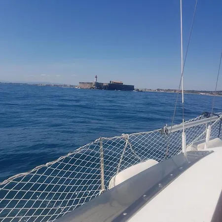 Botel Sejour Unique Et Original Sur Notre Voilier Au Cap D Agde