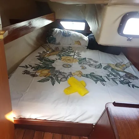 Botel Sejour Unique Et Original Sur Notre Voilier Au Cap D Agde Agde